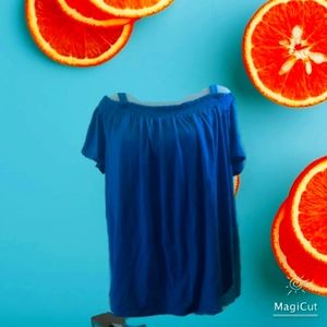 Off shoulder t shirt